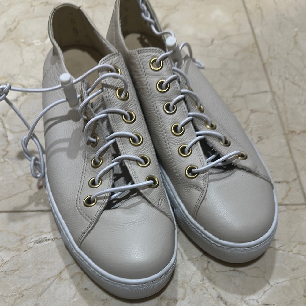 Casual Women's Lace-Up Sneakers in Cream